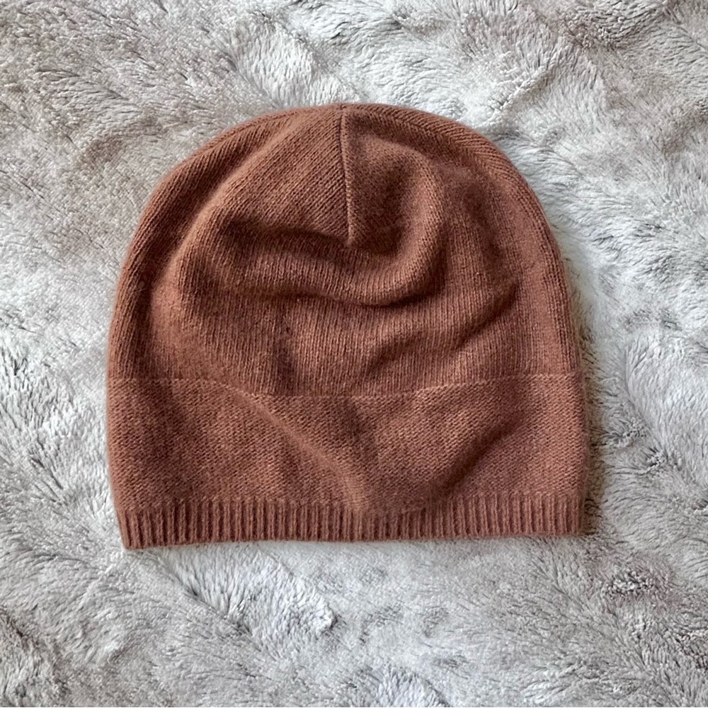 NWOT Portolano 100% Cashmere Beanie